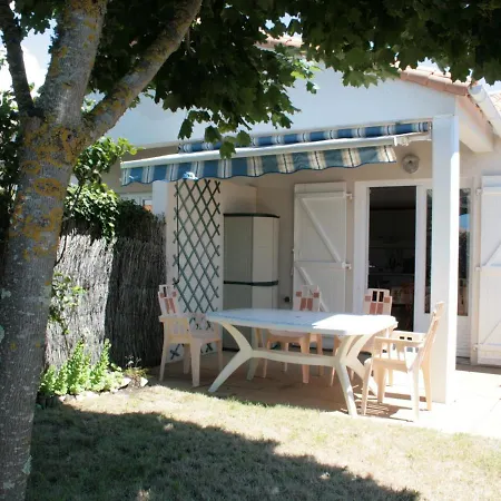 Semesterbostad Maison Proche Et Commerces, 2 Chambres, Jardin, Parking Prive - Fr-1-22-209