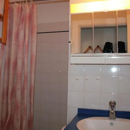 Semesterbostad Maison Proche Et Commerces, 2 Chambres, Jardin, Parking Prive - Fr-1-22-209