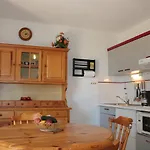 Maison Proche Et Commerces, 2 Chambres, Jardin, Parking Prive - Fr-1-22-209 Nyaraló *