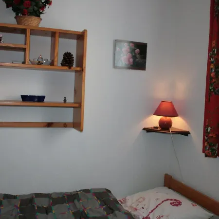 Dom wakacyjny Maison Proche Et Commerces, 2 Chambres, Jardin, Parking Prive - Fr-1-22-209