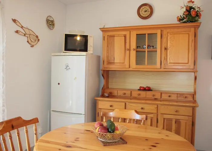 Ferienhaus Maison Proche Et Commerces, 2 Chambres, Jardin, Parking Prive - Fr-1-22-209 *